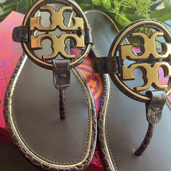 Brand new Tory Burch metal Miller sandal 🩴 - Picture 3 of 11